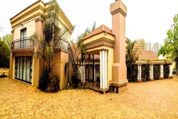 Caesars Guest House & Conference Centre