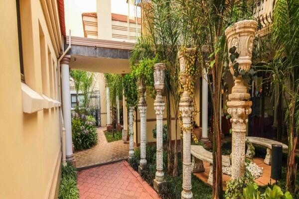 Caesars Guest House & Conference Centre