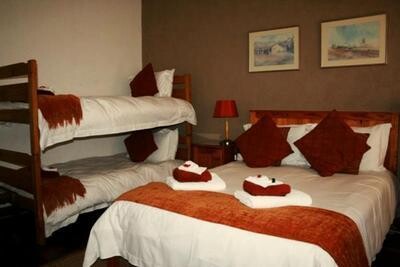 Karoo Gateway Guest House & Airport