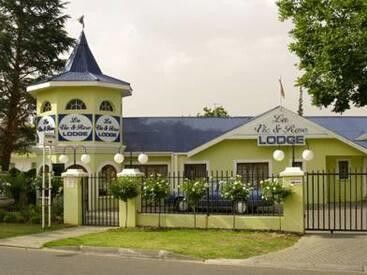 La Vie & Rose Lodge