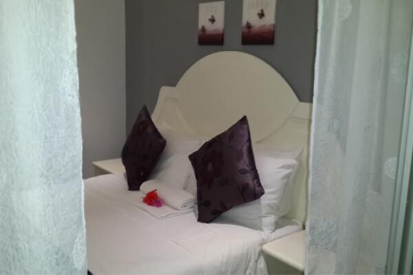 Loerie Lodge