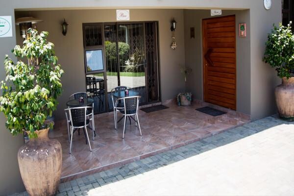 Tozandre Guest House