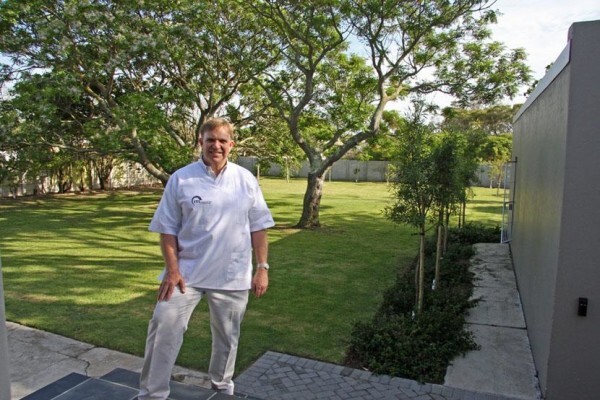 Dr Niel Grundling