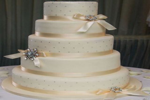 Wedding cakes by Suzette