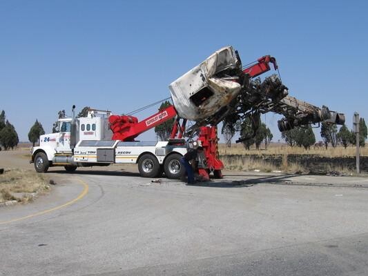 TWENTY FOUR SEVEN TOWING