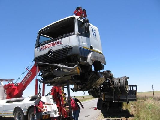 TWENTY FOUR SEVEN TOWING