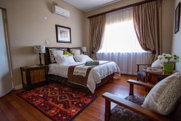 Hampton Court Guest Lodge