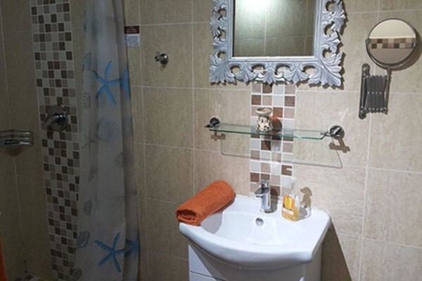 DURBAN BEACHFRONT SELF CATERING DELUXE APARTMENTS