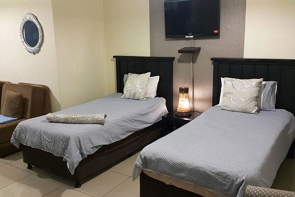 DURBAN BEACHFRONT SELF CATERING DELUXE APARTMENTS