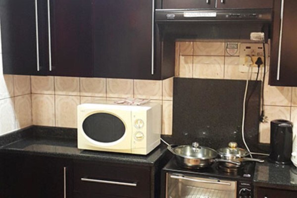 DURBAN BEACHFRONT SELF CATERING DELUXE APARTMENTS
