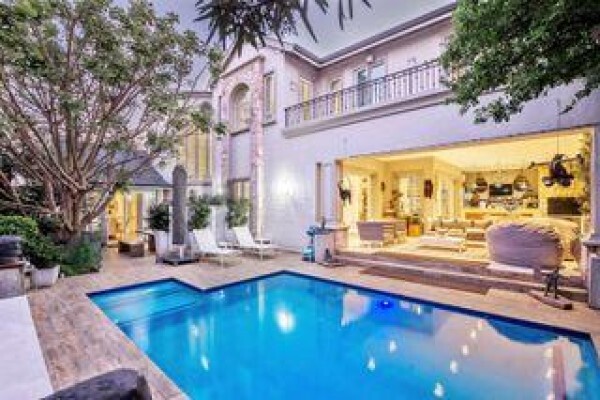 GAYE CAWOOD REALTY