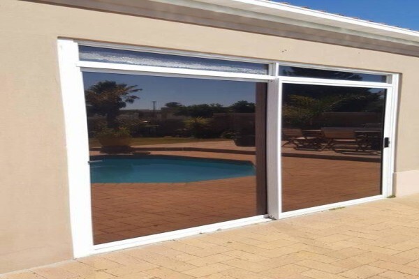 Solar Screen Cape CC