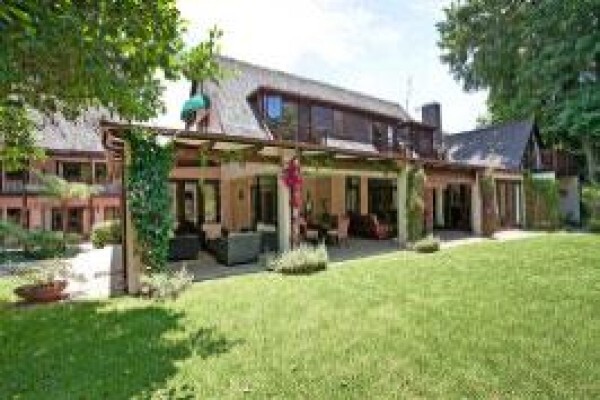 Sandton Lodge (Rivonia)