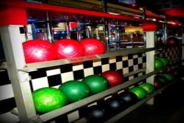 XTREME TEN PIN BOWLING