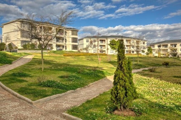 Vartrust Real Estate