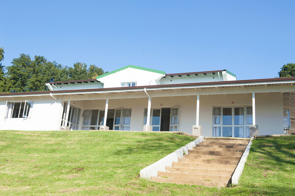 Cresthill Manor