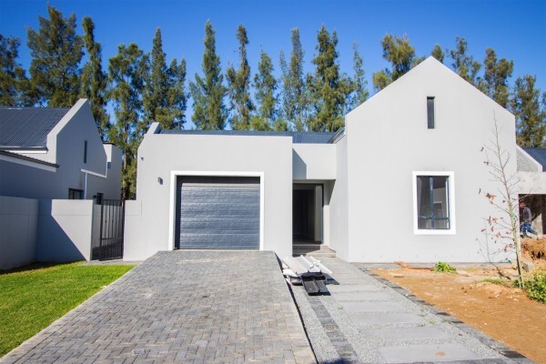 The Real Estate Avenue