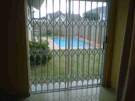ALU-TRELLIS CAPE