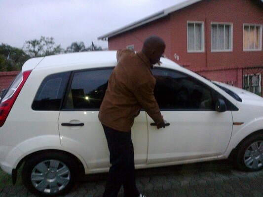 Lion  car  hire
