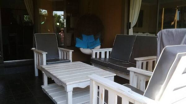 RetroDesigns Furniture Refurbishment
