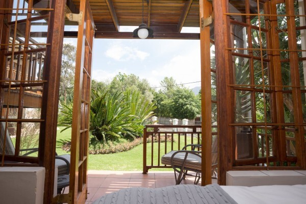 Aan De Bergen Guest House