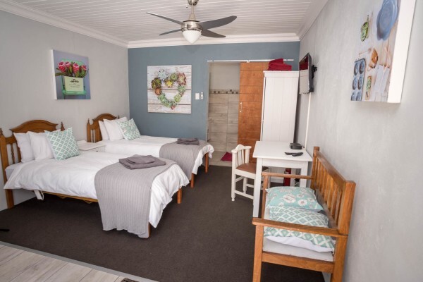 Aan De Bergen Guest House