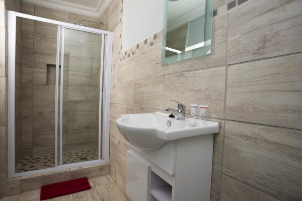 Aan De Bergen Guest House