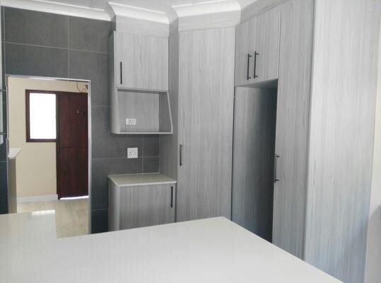 Shelnic Kitchens & Granite