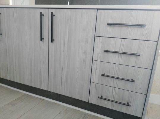 Shelnic Kitchens & Granite