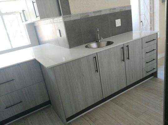 Shelnic Kitchens & Granite