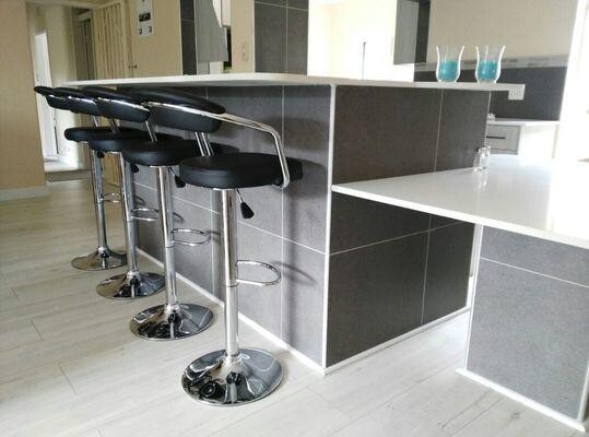 Shelnic Kitchens & Granite