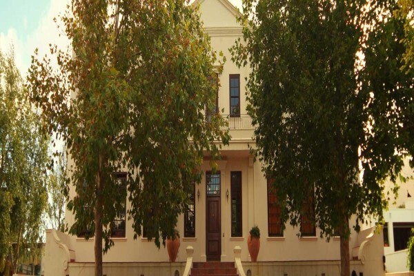 Mitre's Edge Wine Estate