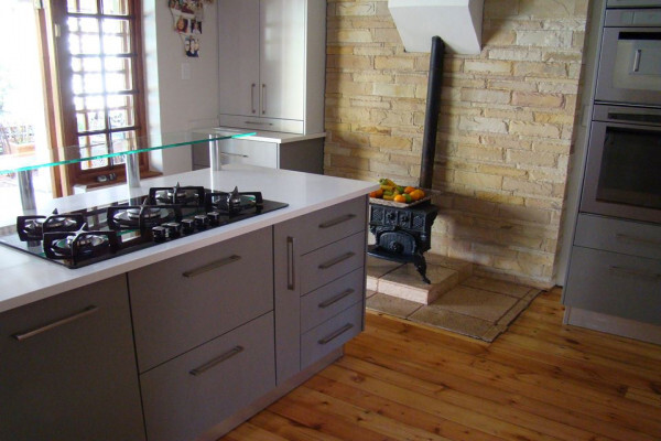 Kinvario - Quality Kitchen Remodeler & Built in Bedroom Cupboards Installer