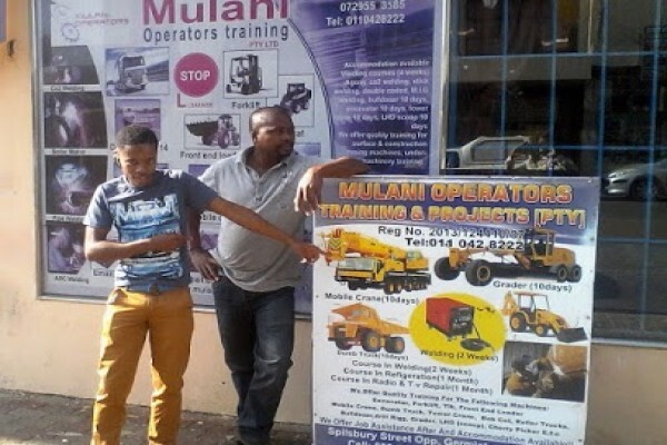 Mulani accredited training providers for lifting and earth moving equipment training school 08342376