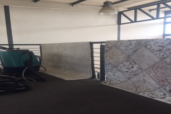 Valley View Cleaners (Laundromat & Dry Cleaners)