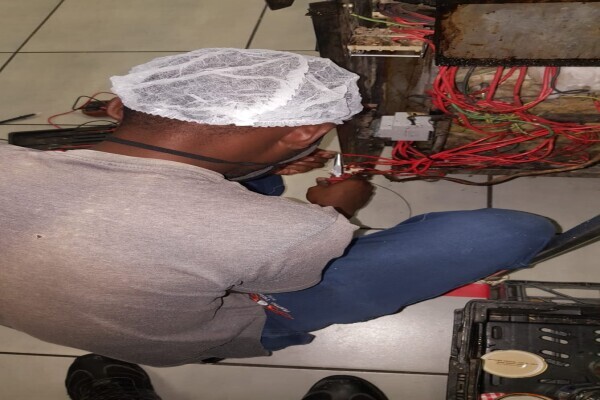 Rooihuskraal Electricians 0784049776