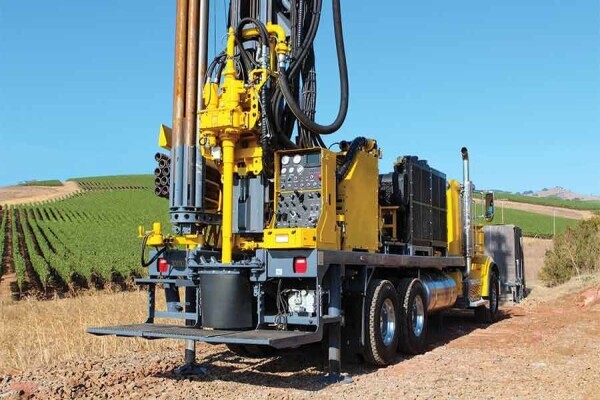 TRAIN DRILL RIG MACHINE IN GAUTENG +27814323460