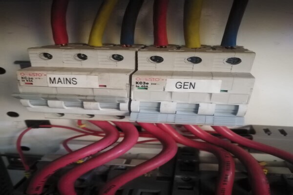 Silverlakes Electricians 0788570956