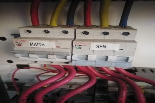 Silverlakes Electricians 0788570956