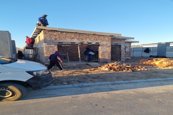 Leukes Builders