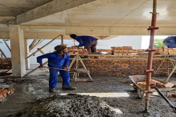 Leukes Builders