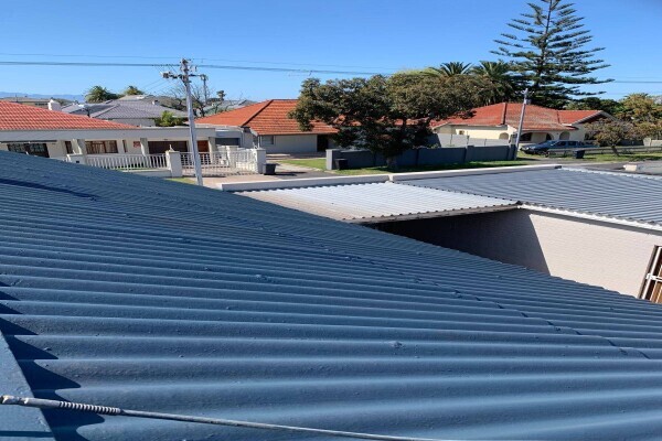 Roofers R Us (Pty) Ltd