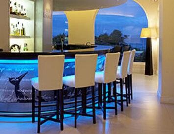 Marine Hotel