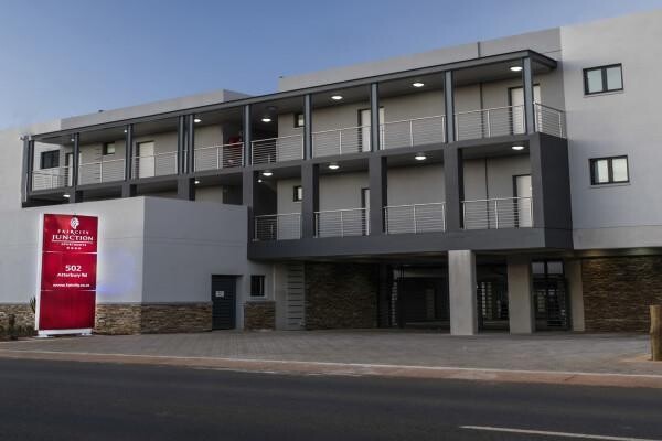 Quatermain Inn The