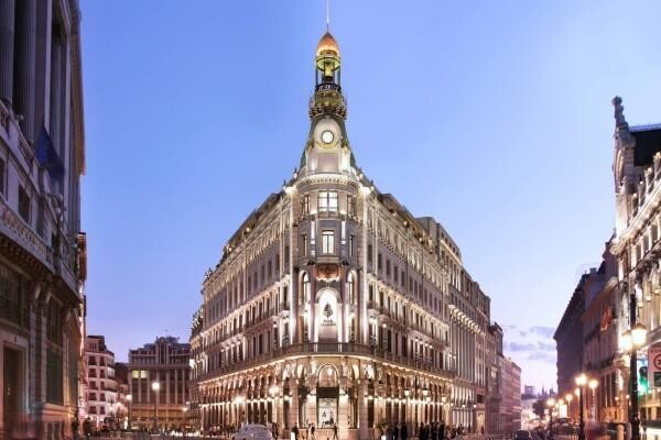 Four Seasons Hotels & Resorts