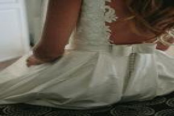 Elbeth Gillis Bridal & Couture