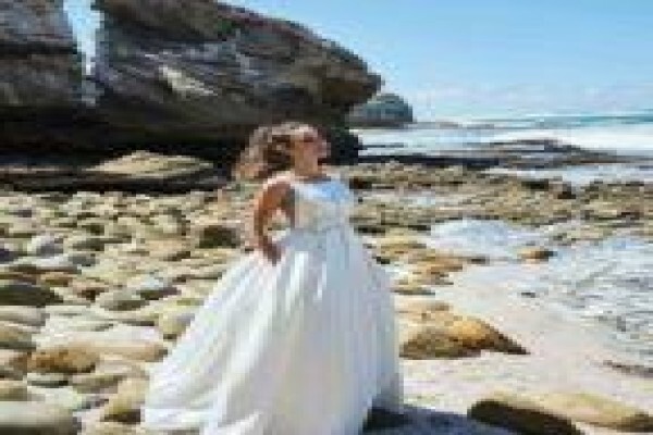 Elbeth Gillis Bridal & Couture