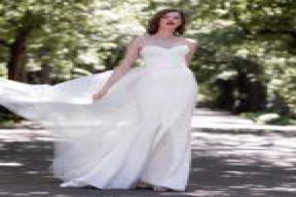 Elbeth Gillis Bridal & Couture