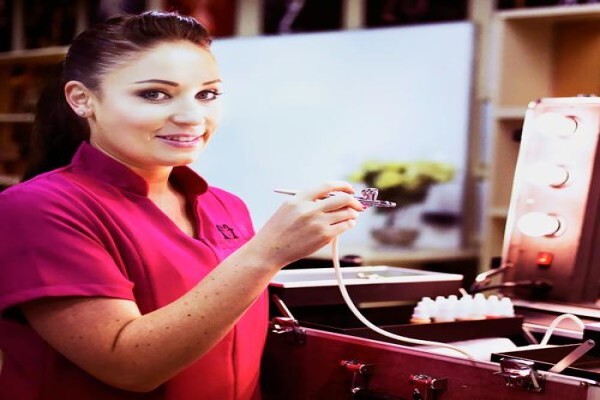 Face To Face Beauty & Make-Up School