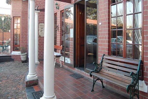 Louw's Antiques